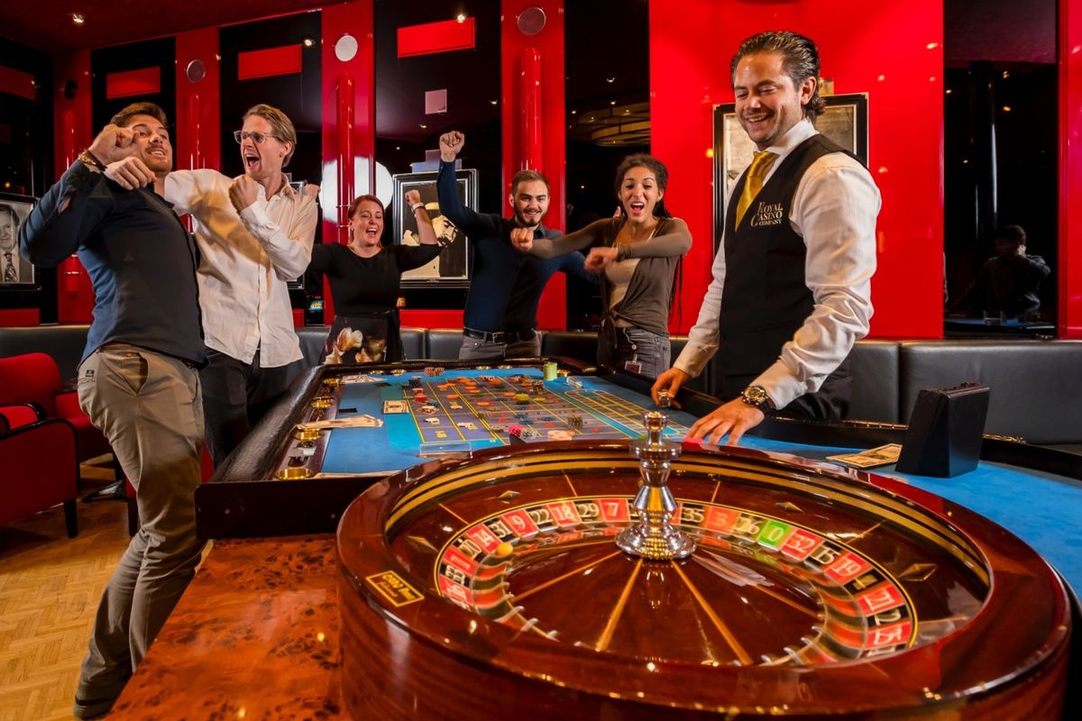 Jackpot World Slots 777 APK Live Betting
